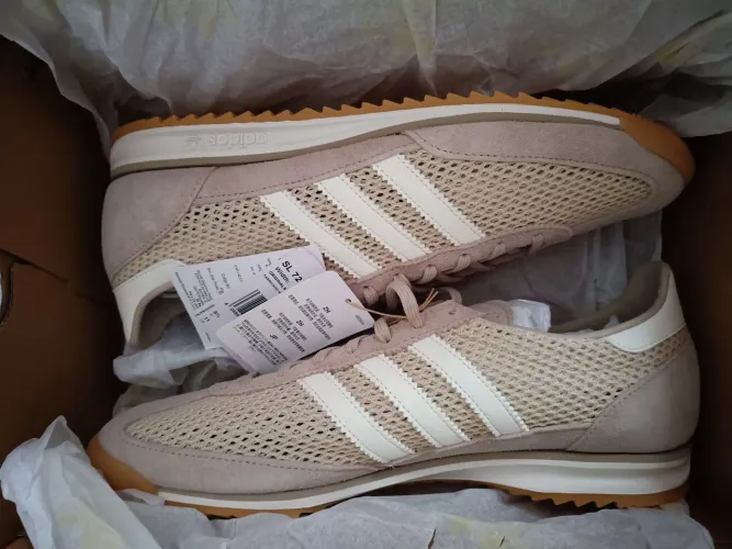 Tênis Adidas Original novo na caixa (Edição especial) R$ 450 ?Parcelo?