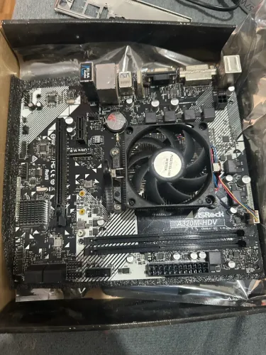 Kit ASRock A320M-HDV R4.0 + Athlon 3000G, cooler e acessórios. Funcionando!