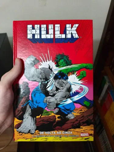 Hulk de volta ao cinza