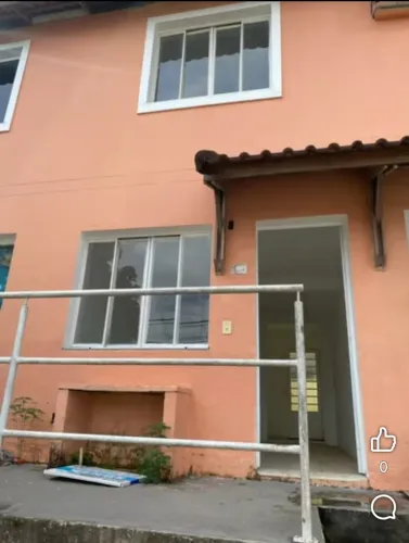 Casa em Condomínio com Quintal e Lazer Completo em Nova Iguaçu