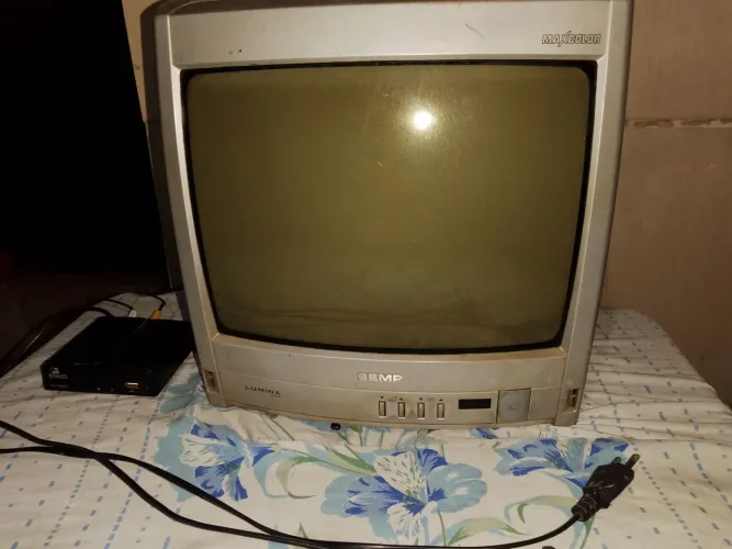 TV de Tubo 14" Semp Lumina + Conversor Digital + Controle Remoto (Completa e Funcionando)