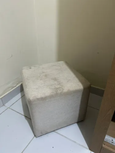 Cadeira de amamentar com puff