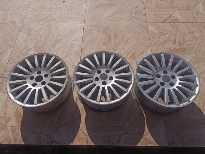 Cj 4 rodas carro Jac J5 aro 17 original