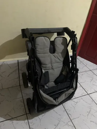 carrinho de bebê