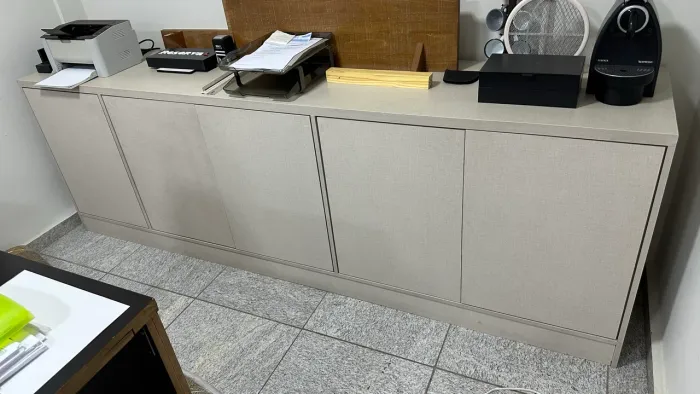 Armário baixo em MDF