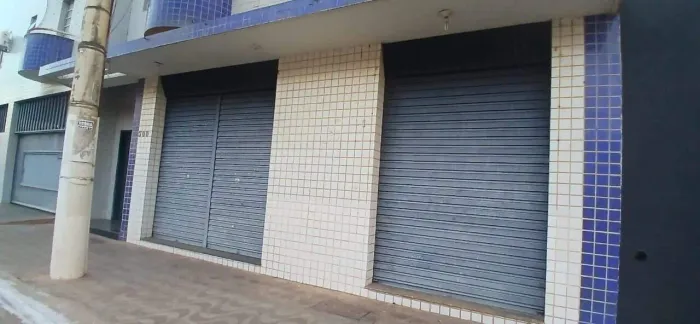 Loja ou Ponto Comercial, com 1 banheiro e 25m² no bairro Morada do Sol.