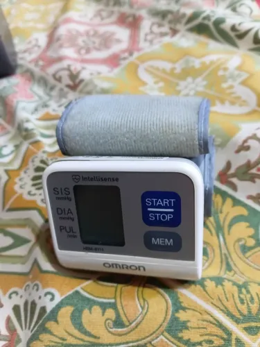 Medidor de pressão omron 