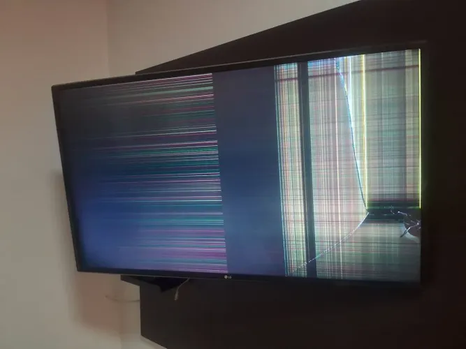 TV LG para retirada de peças