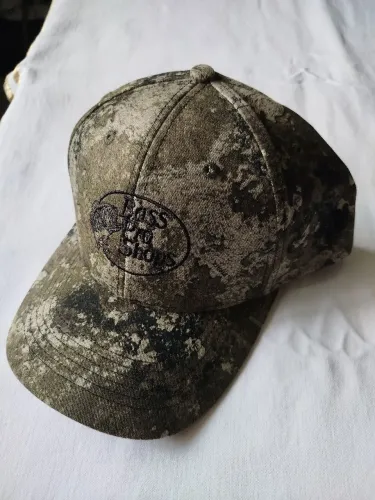Boné Bass Pro Shops Camuflado - original e novo