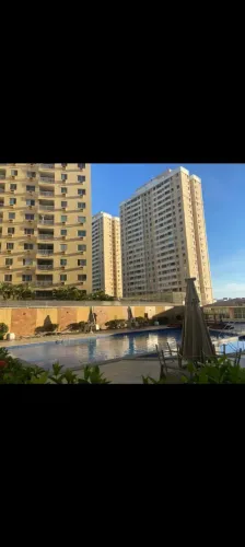 2/4 suíte, porcelanato, semi-mobiliado, piscina, garagem coberta, Vog Imbuí.