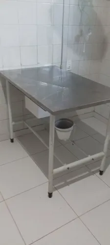 Mesa para atendimento veterinário