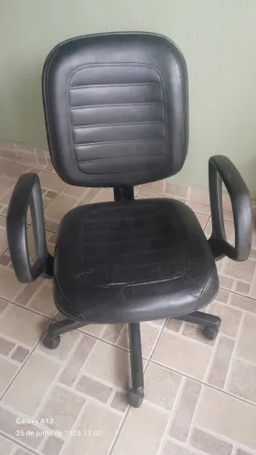 CADEIRA EXECUTIVA " TROCO ".