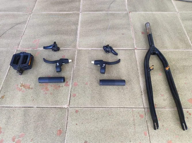 Vendo algumas peças para bicicleta
