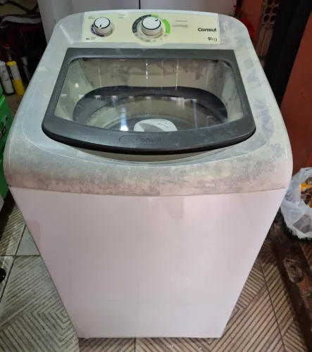 Vendo máquina de lavar 9kg funcionando Muito bem ENTREGO.