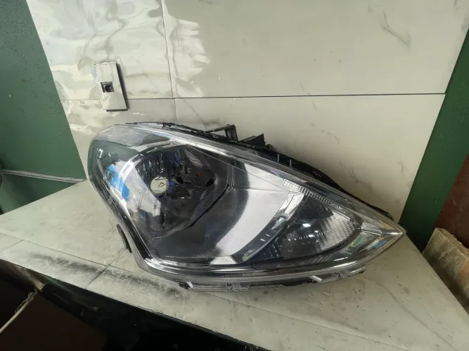 Farol Do Versa 2015/21 Lado Direito (Recuperado)