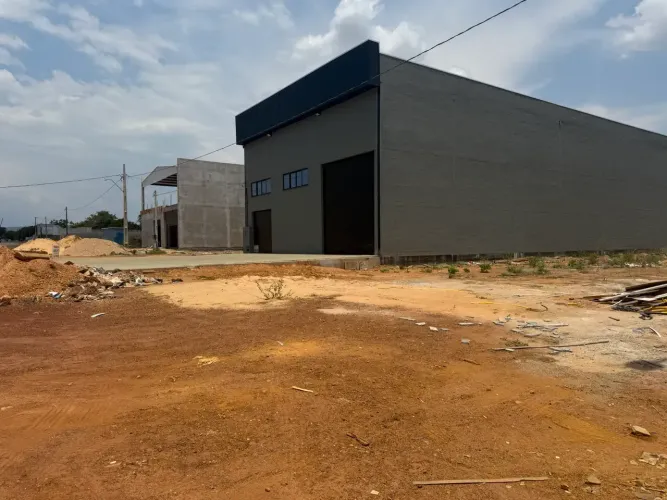 903 Sul ACSO 91 .GALPAO p locação , abaixo Toyota