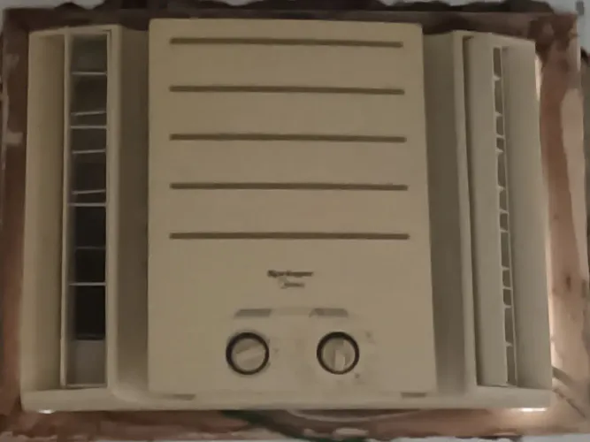 2 ar condicionado por 600 reais os dois 110kw tel *. Os dois funcionando