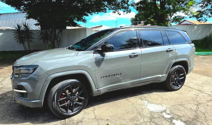 Jeep Commander Black Hurricane 2.0 4X4 TB AUT 2025