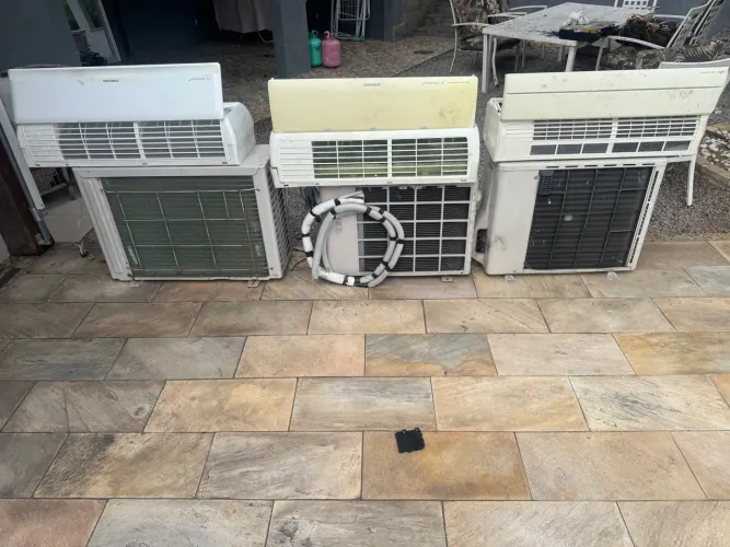 VENDO 3 AR CONDICINADO SPLIT COM DEFEITO ( vazamento de gás )