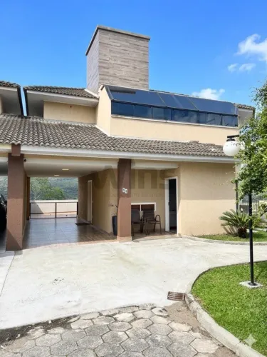 Casa em Condomínio Fechado 3 dormitórios 1 suite master 2 garagens