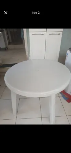 Vende mesa de plástico são duas por esse valor 