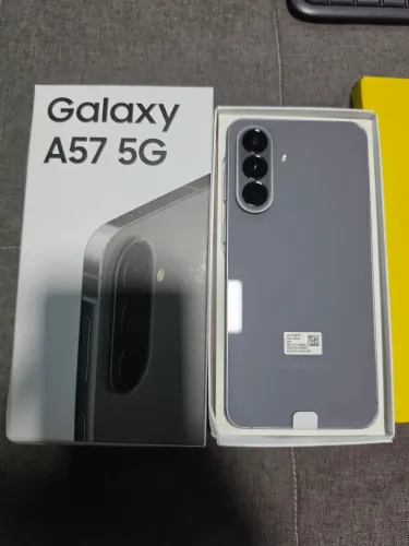 Samsung galaxy a57 256/8 GB cinza 