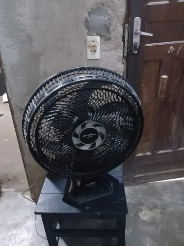 Vendo ventilador rondando um pouco fraco