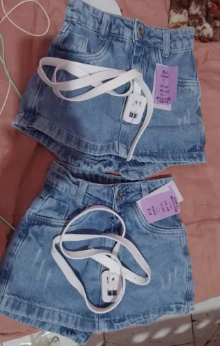 Duas Bermudas Jeans Femininos para meninas 12 anos de idade comprei mais nunca foi usado