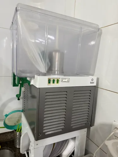 REFRESQUEIRA DE SUCO