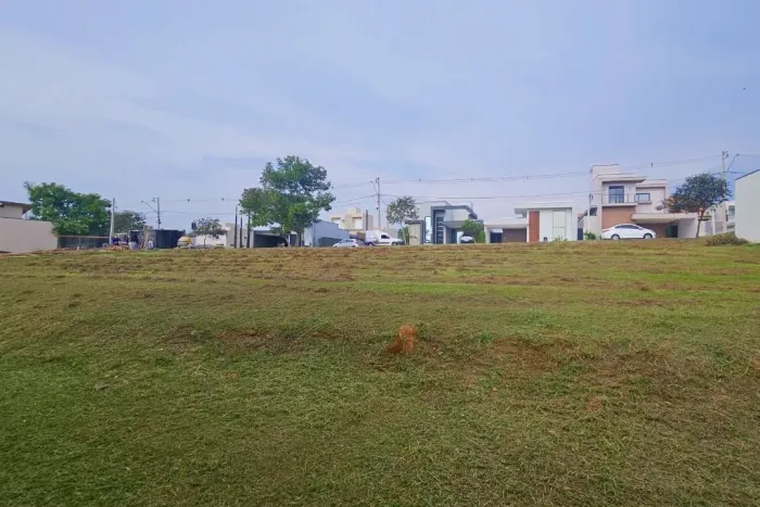 TERRENO À VENDA NO CONDOMÍNIO UNA EM ITU/SP | EXCELENTE LOCALIZAÇÃO E FUNDO PARA ÁREA VERD
