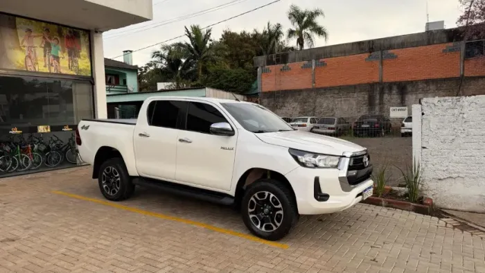 Toyota Hilux CD SRV 4X4 2.8 TDI Diesel Aut. 2021