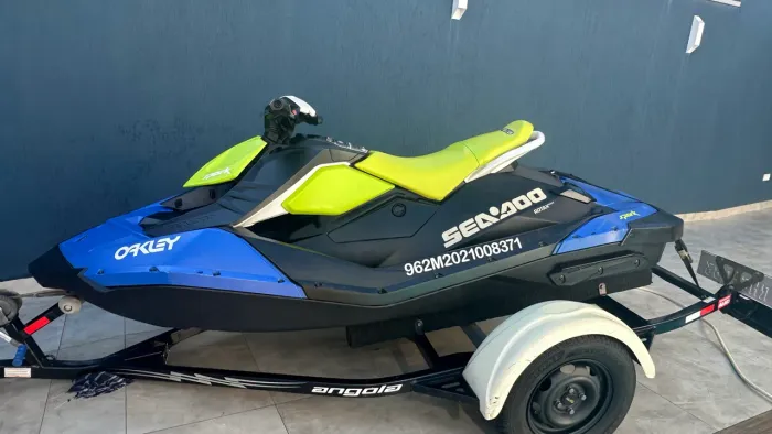Jet ski Seadoo Spark 2021 com Apenas 82 hrs Com Ré 2 lugares