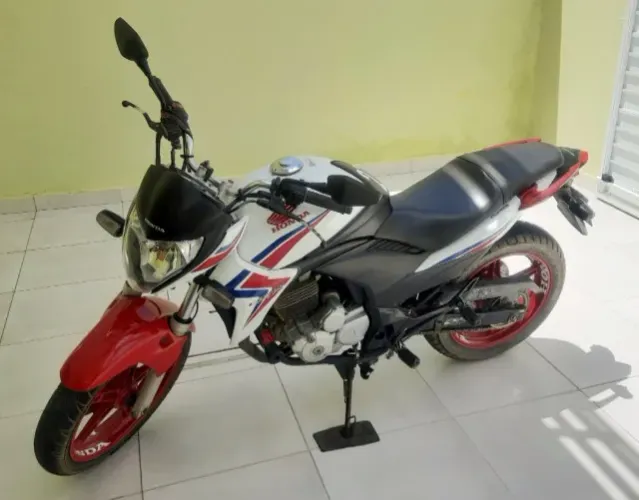 CB 300R 2015 Branca Edição Especial
