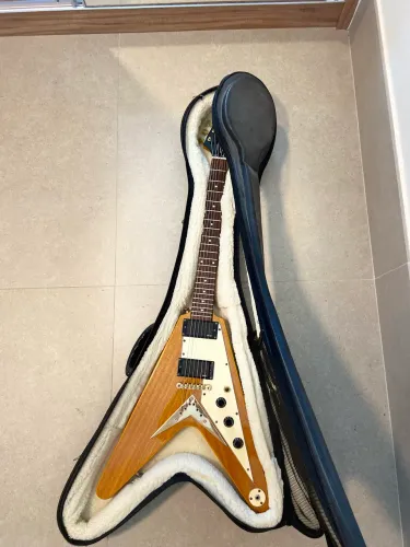 Epiphone Korina Gold Flying V + EMG Zakk Wylde + Hard Case