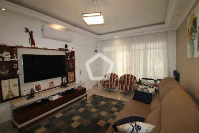 Sobrado reformado à venda com 200m² no Tucuruvi