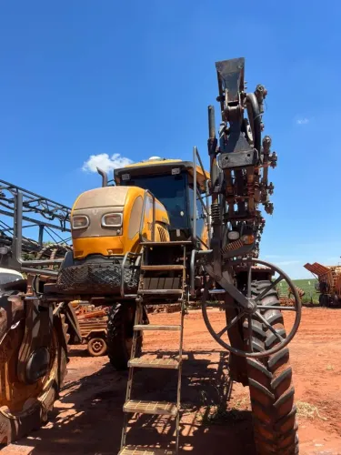 Pulverizador Valtra BS3020H - Ano 2016