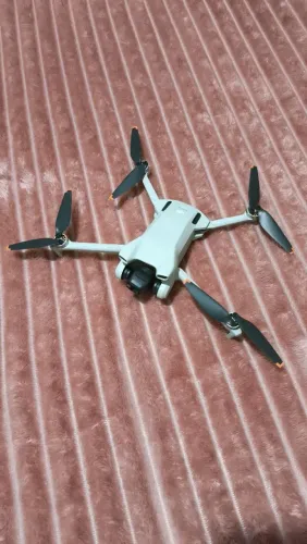 Drone DJI Mini 3 Fly More Combo - 3 Baterias + 128GB | Estado de Novo