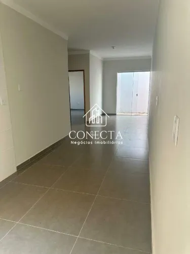 Casa com 2 quartos e quintal à venda no Shopping Park