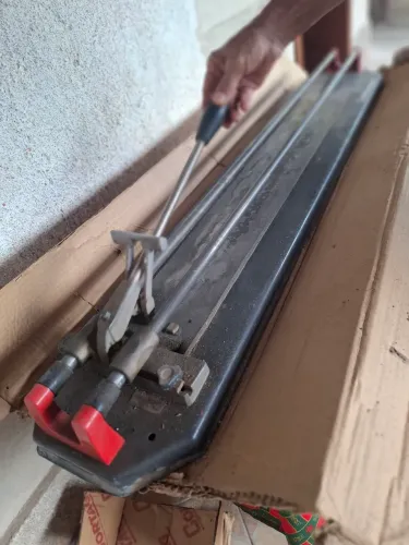 riscadeira piso piso profissional cortag master 115 "utilizada somente 1vez" VALOR 500,00