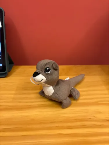 Pelúcia kinder ovo natoons lontra