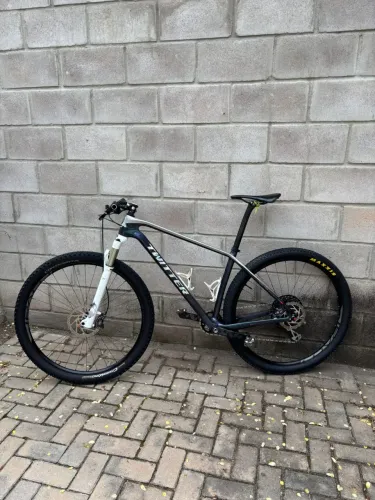MTB Twitter Carbono L