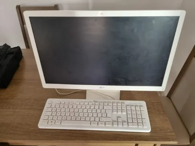 Computador Intel Celeron N4120 CPU - usado