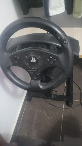 Volante Thrustmaster para Ps3/Ps4.