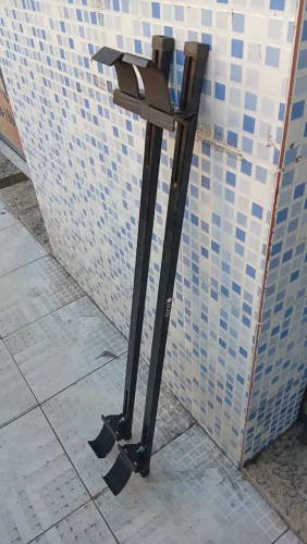 Vendo um rak pra carro e um transformador de 10.000V.A