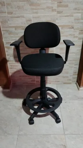 Cadeira Ergonômica Caixa Alta com Apoio para os Pés - Excelente Estado
