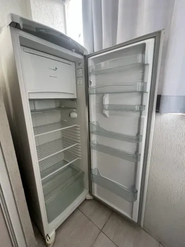Título: Geladeira Consul Frost Free 342L 127V - Excelente