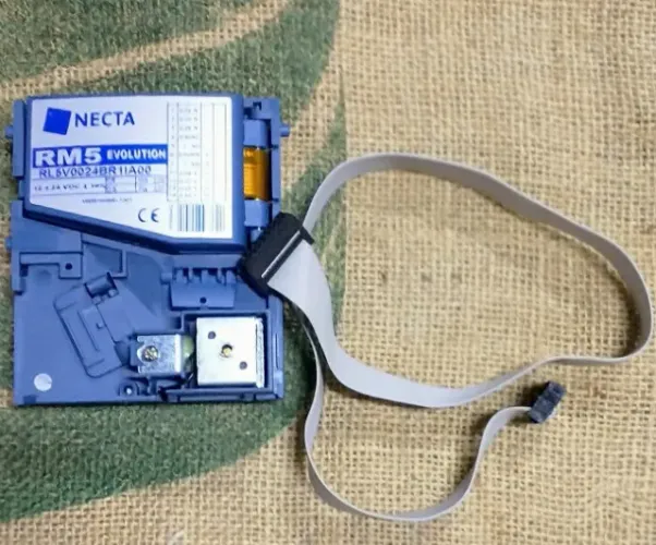 Moedeiro Necta de Multibebidas Vending Machine