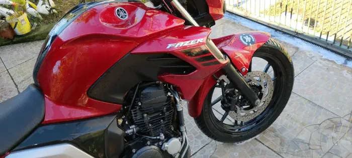 Vendo fz25, moto filé, 2pneus zero, relação nova, tudo top, IPVA 2026 pago