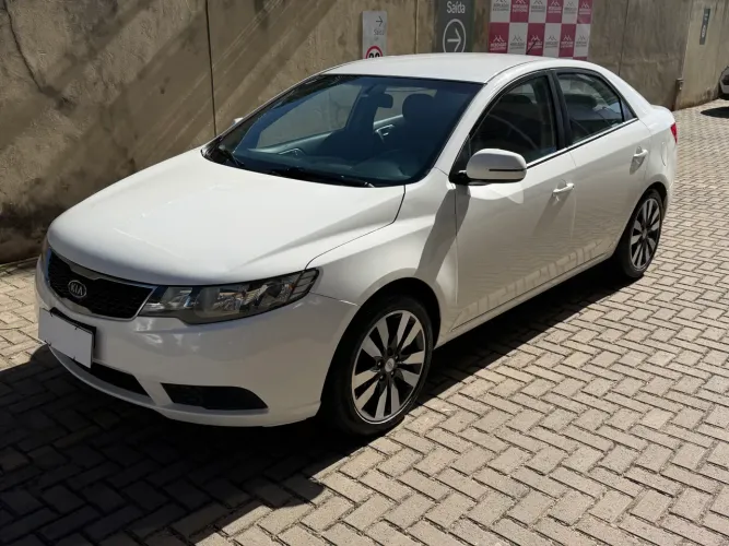 Kia Motors Cerato 1.6 16V Mec. 2013