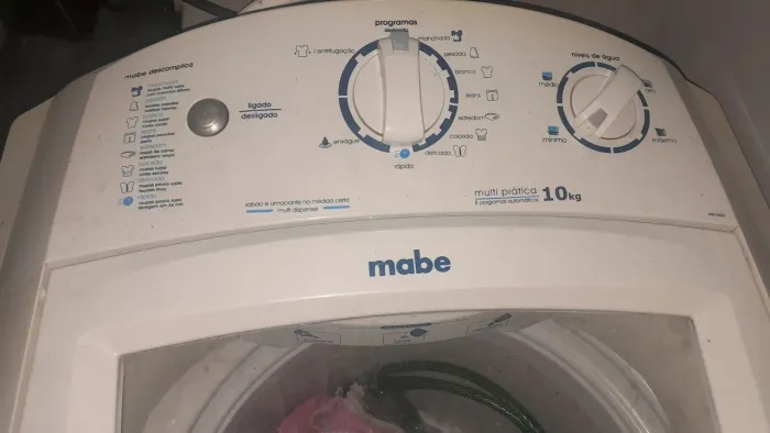 Vendo máquina roupa 10kg Obs: maquina liga todo painel porem nao está funcionando.